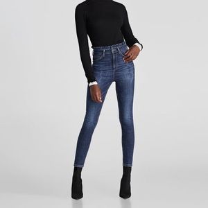 Zara Highwaisted Jean